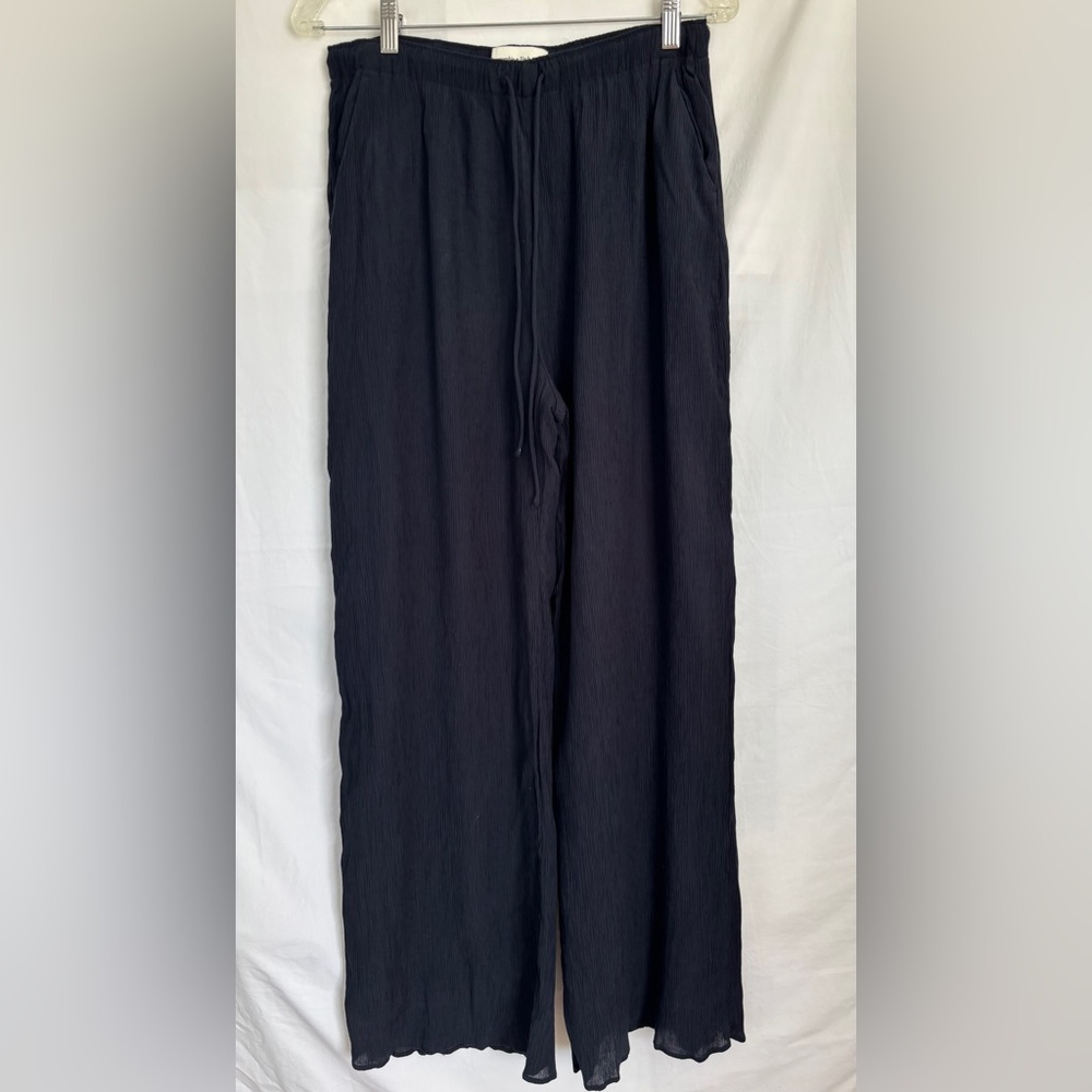 Abercrombie & Fitch Women’s Black Textured Pants